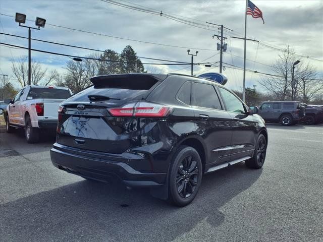 2022 Ford Edge SE