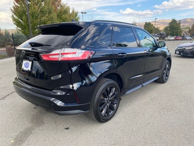 2022 Ford Edge SE