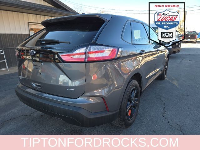 2022 Ford Edge SE