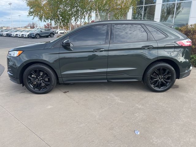 2022 Ford Edge SE