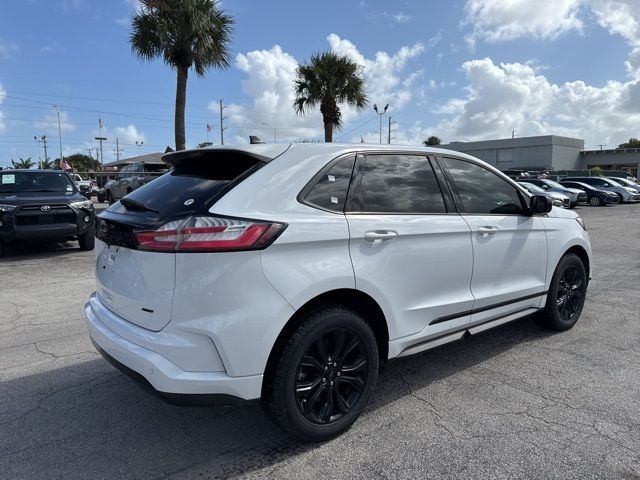 2022 Ford Edge SE