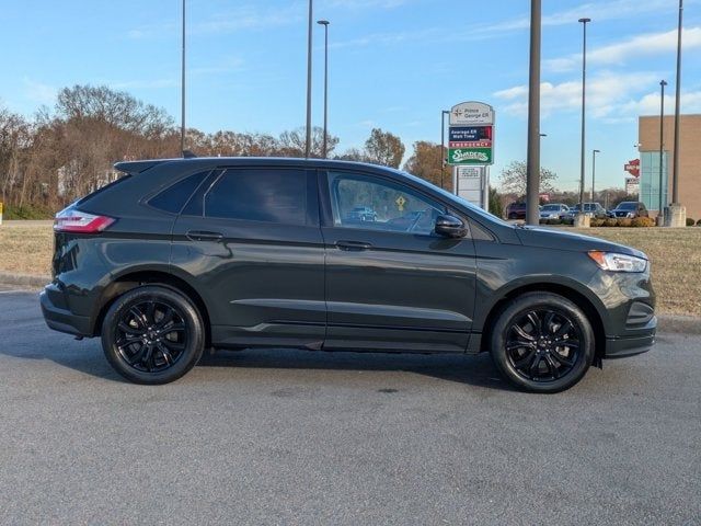 2022 Ford Edge SE