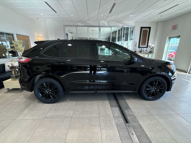 2022 Ford Edge ST Line