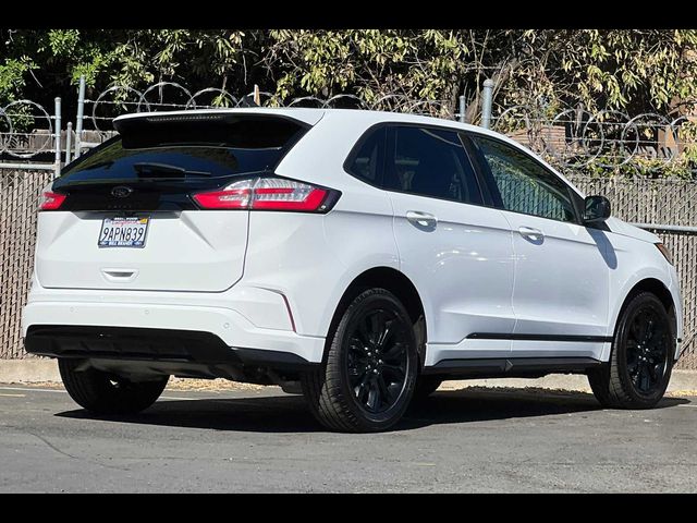 2022 Ford Edge SE