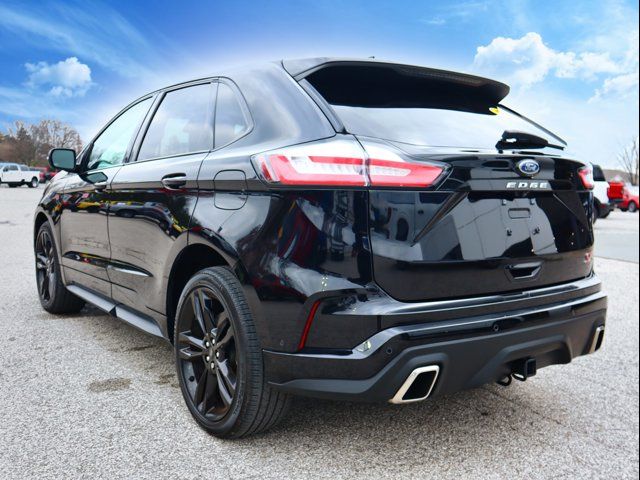 2022 Ford Edge ST