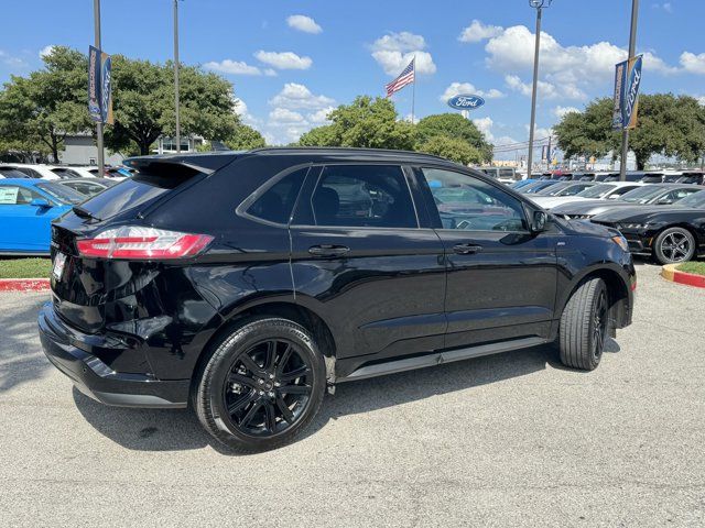 2022 Ford Edge ST Line