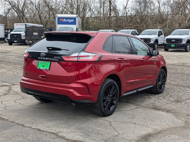 2022 Ford Edge 