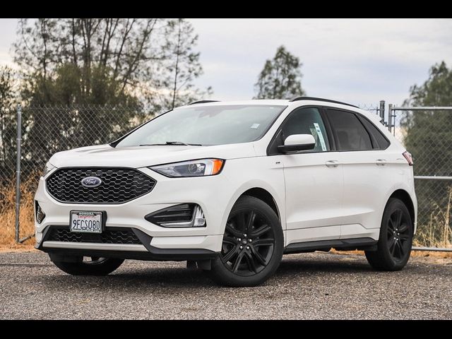 2022 Ford Edge 