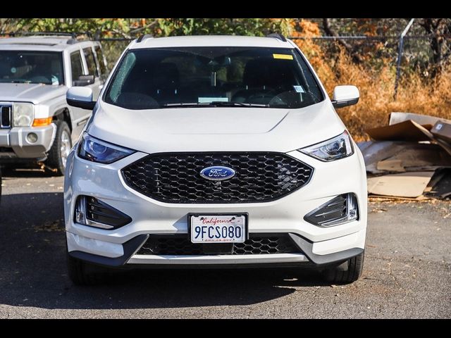 2022 Ford Edge 