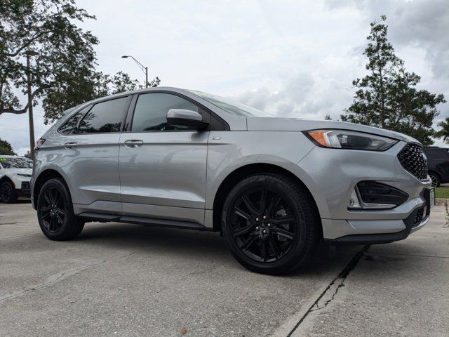 2022 Ford Edge 