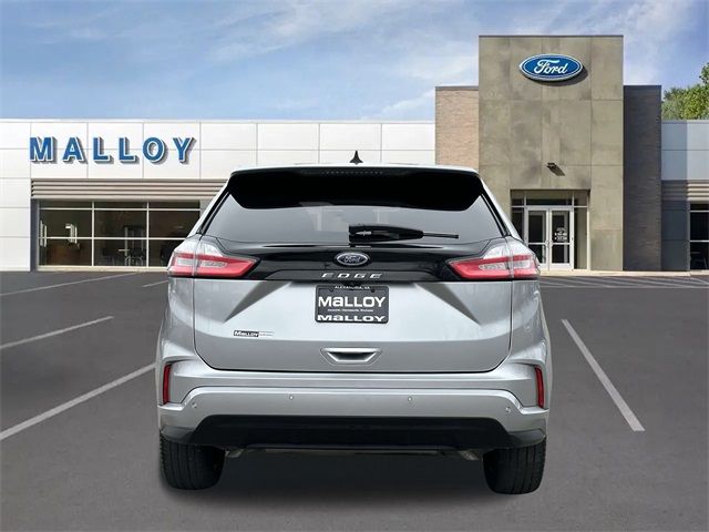 2022 Ford Edge 