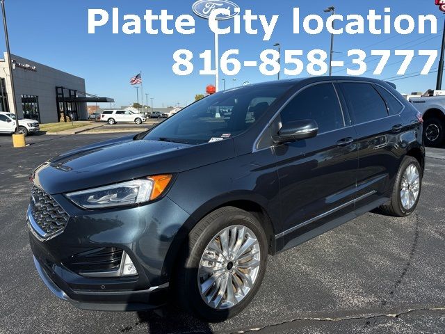 2022 Ford Edge Titanium