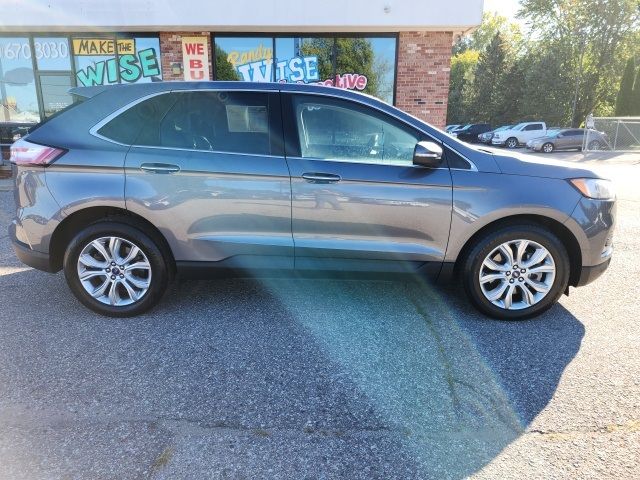 2022 Ford Edge Titanium