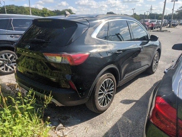 2022 Ford Escape Plug-In Hybrid Titanium