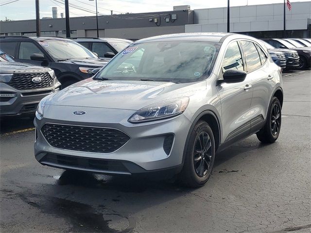 2022 Ford Escape Hybrid SE