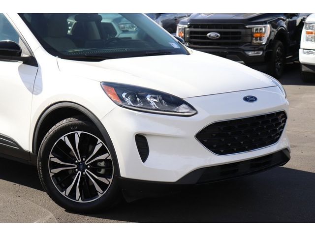 2022 Ford Escape Hybrid SE