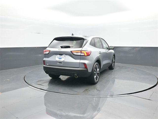 2022 Ford Escape Hybrid SE