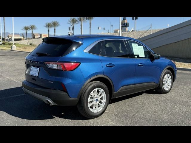 2022 Ford Escape Hybrid SE