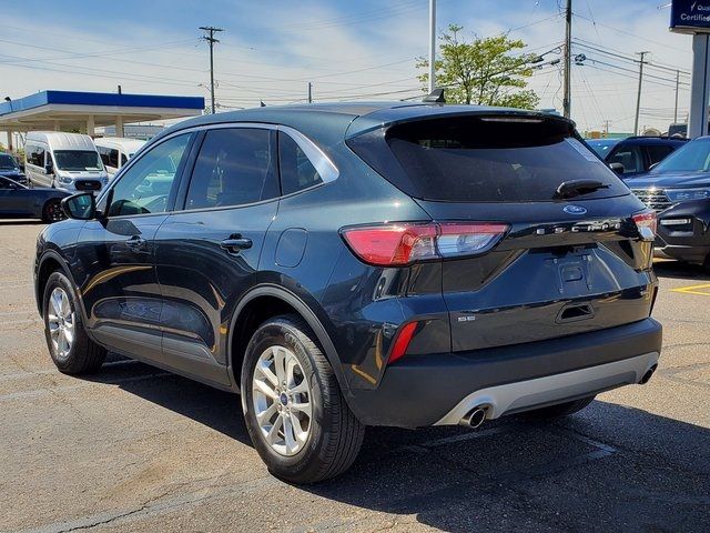 2022 Ford Escape Hybrid SE