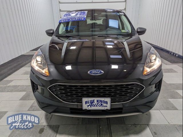 2022 Ford Escape Hybrid SE