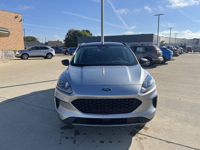 2022 Ford Escape Hybrid SE