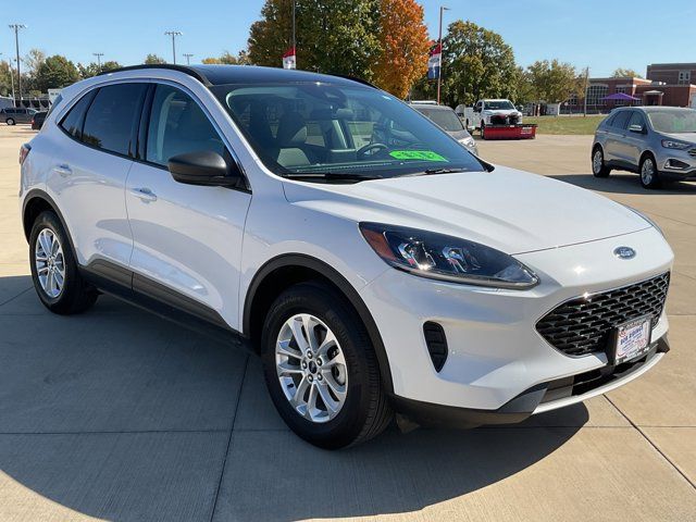 2022 Ford Escape Hybrid SE