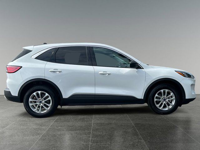 2022 Ford Escape Hybrid SE