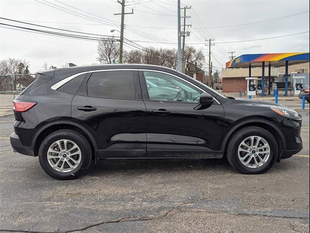 2022 Ford Escape Hybrid SE