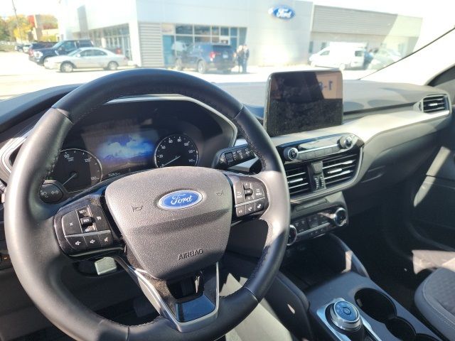 2022 Ford Escape Hybrid SE