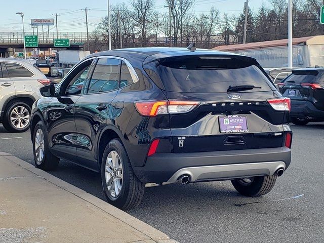 2022 Ford Escape Hybrid SE