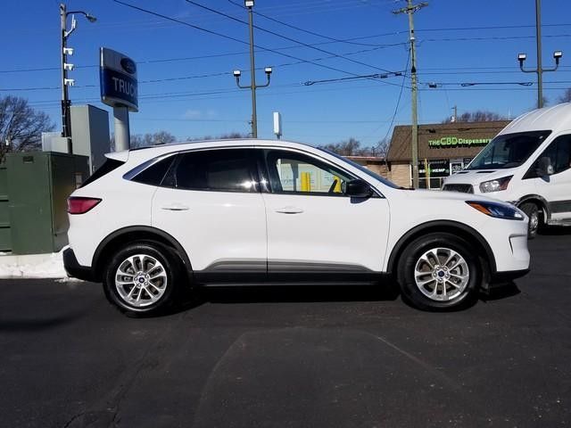 2022 Ford Escape Hybrid SE