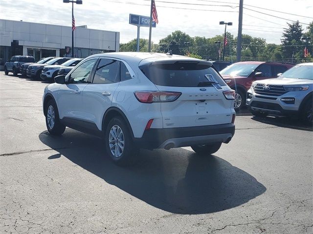 2022 Ford Escape Hybrid SE