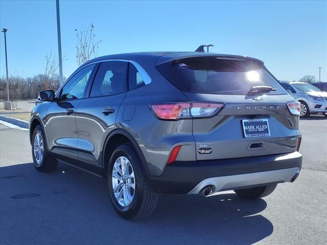 2022 Ford Escape Hybrid SE