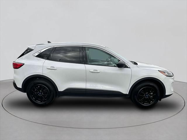 2022 Ford Escape Hybrid SE