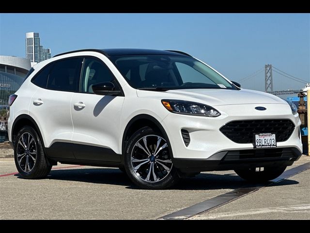 2022 Ford Escape Hybrid SE