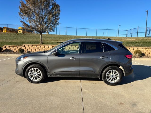 2022 Ford Escape Hybrid SE