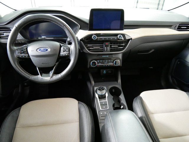 2022 Ford Escape Hybrid Titanium