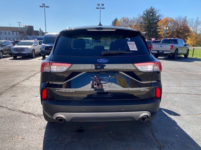 2022 Ford Escape Titanium