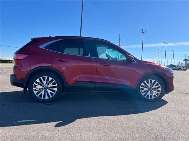 2022 Ford Escape Hybrid Titanium