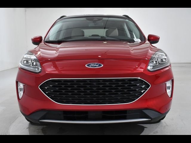 2022 Ford Escape Hybrid Titanium