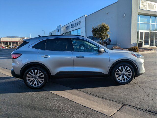 2022 Ford Escape Hybrid Titanium