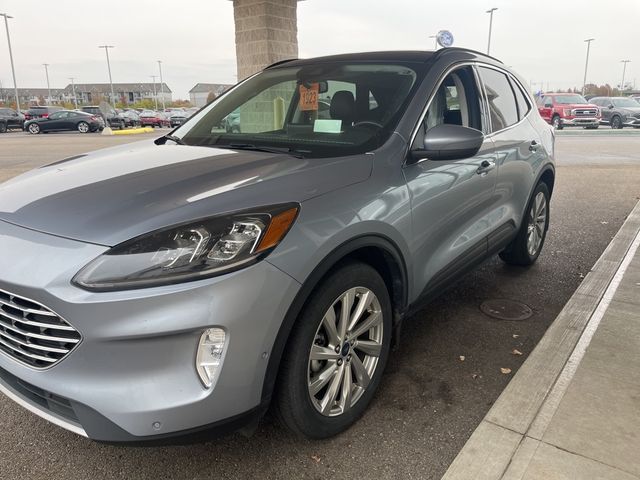 2022 Ford Escape Hybrid Titanium