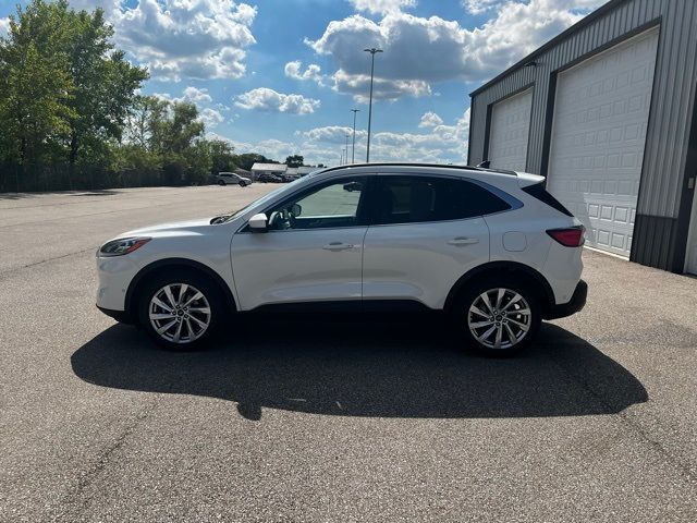 2022 Ford Escape Hybrid Titanium