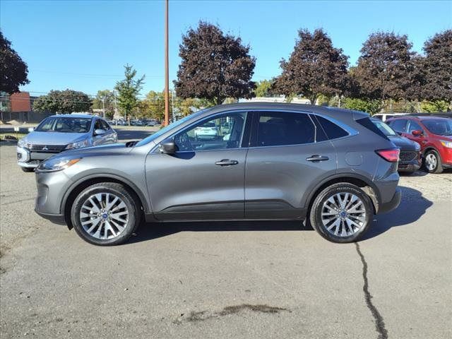 2022 Ford Escape Hybrid Titanium