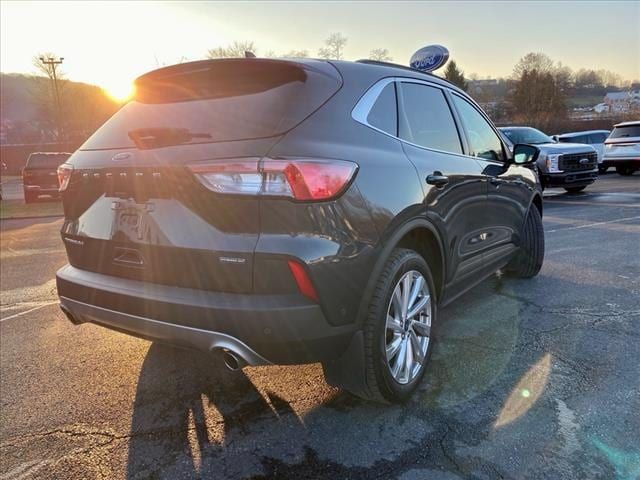 2022 Ford Escape Hybrid Titanium