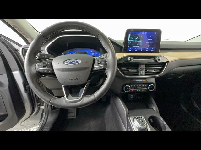 2022 Ford Escape Hybrid Titanium