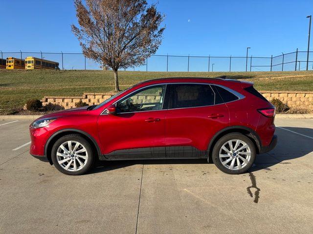 2022 Ford Escape Hybrid Titanium