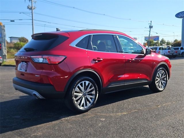 2022 Ford Escape Hybrid Titanium