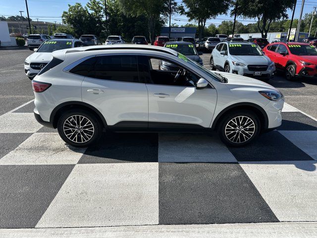2022 Ford Escape Plug-In Hybrid Titanium