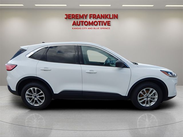 2022 Ford Escape Hybrid SE